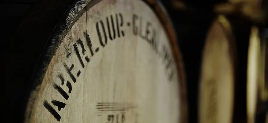 Close image of an Aberlour whisky cask with its name printed on the lid